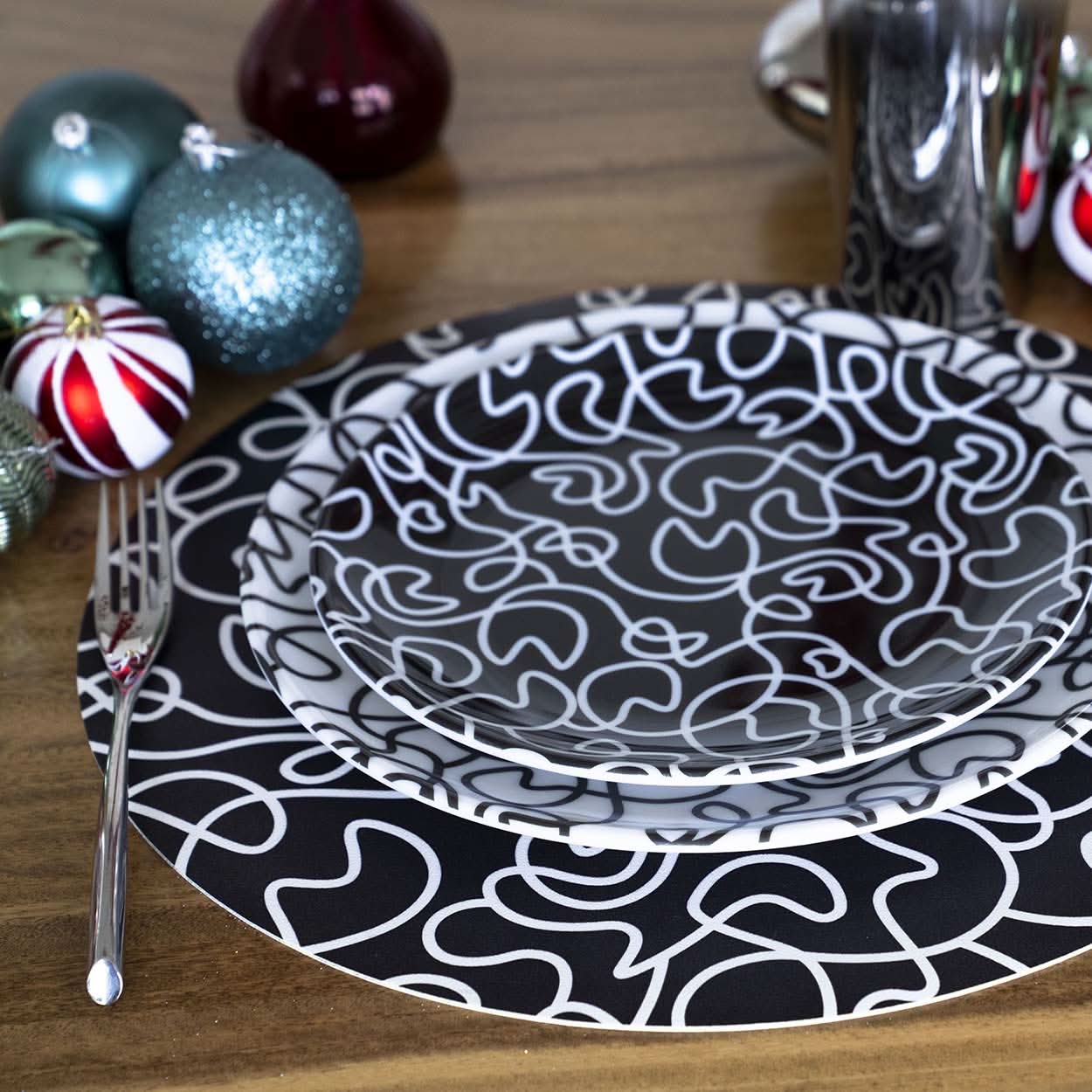 Black & White Squiggly Vinyl Placemat Set of 4