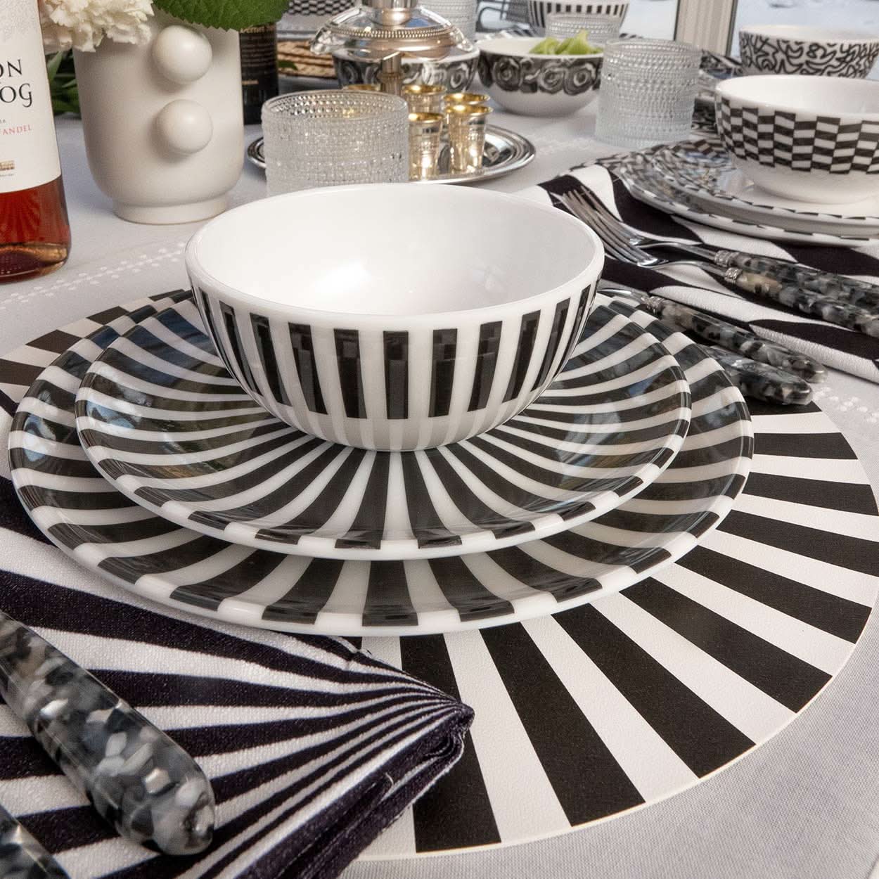 Black & White Starburst Vinyl Placemat Set of 4