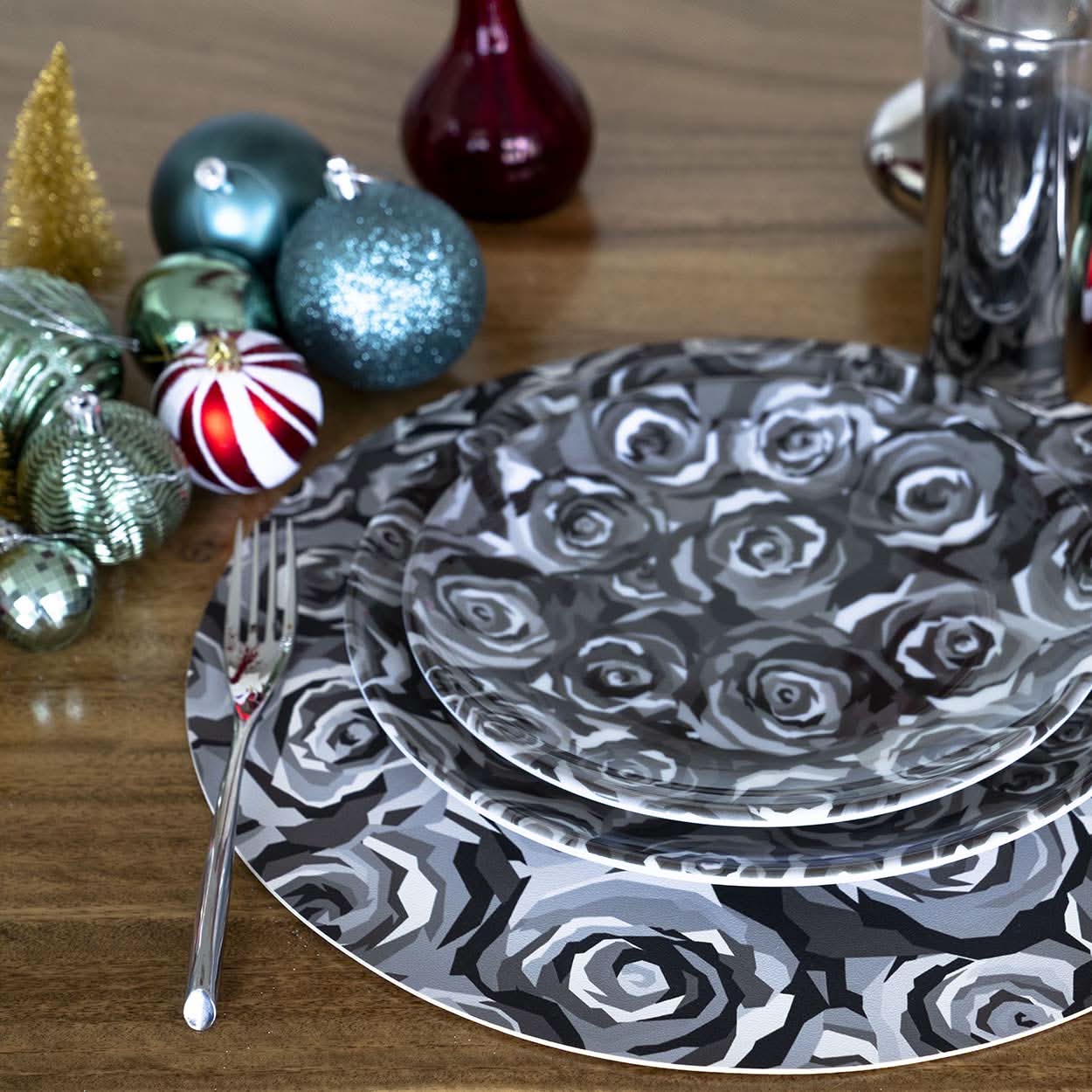 Grayscale Roses Vinyl Placemat Set of 4
