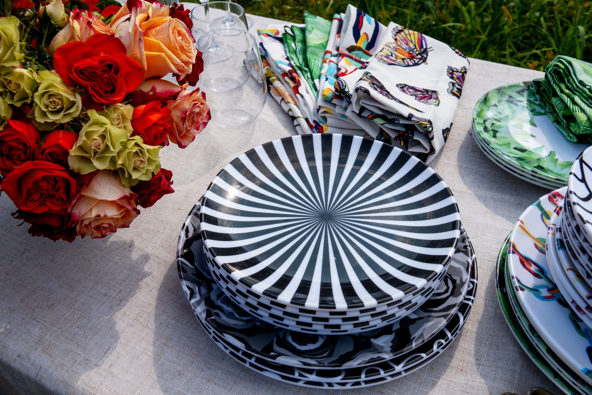 Black & White Starburst Salad Plate Set of 4