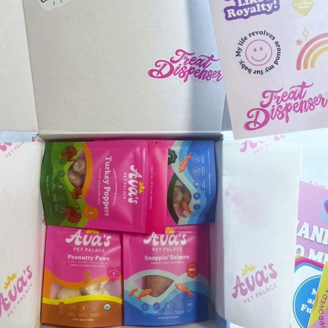 Lacy's Tail Waggin' Taster Box