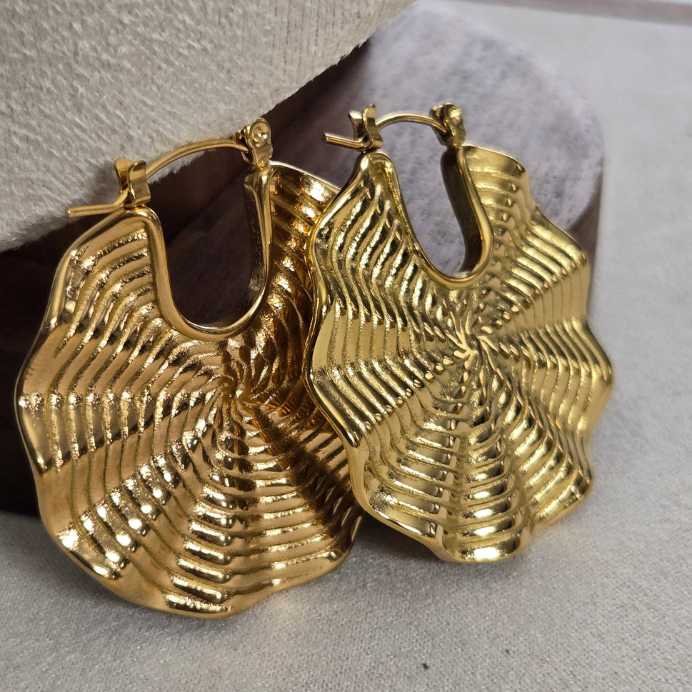 Sabriya Wavey Hoops