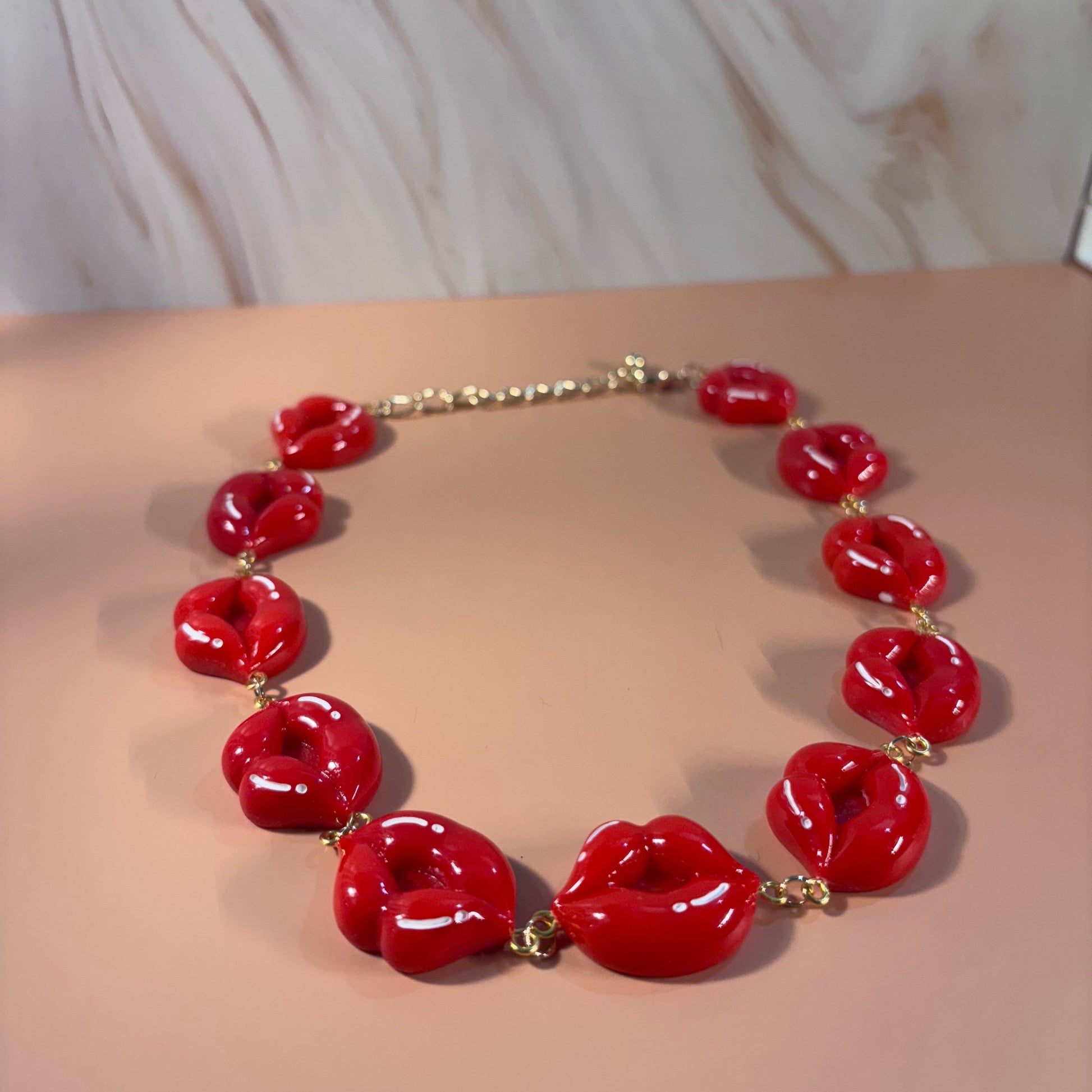 Smooch Necklace